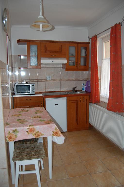 Zach Klara Utcai Apartman 비셰그라드 외부 사진